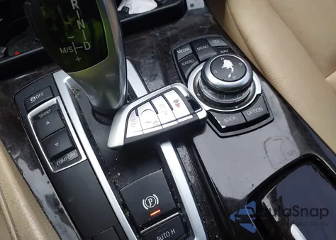 2013 BMW 528I из США, поврежденный, VIN WBAXG5C52DD229029